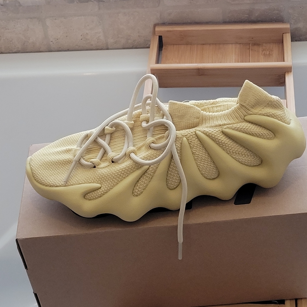YEEZY SULFUR